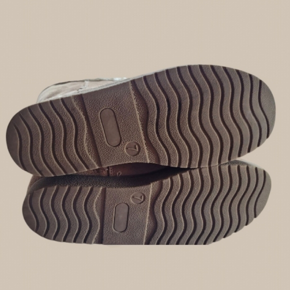 WOMEN'S UNIVERSAL THREAD SHEARLING STYLE BOOTS W/SUEDE & FAUX FUR LINING SZ. 7 - Picture 5 of 6